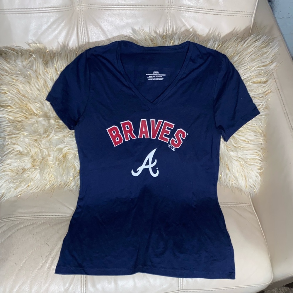 Women’s Small Atlanta Braves V Neck